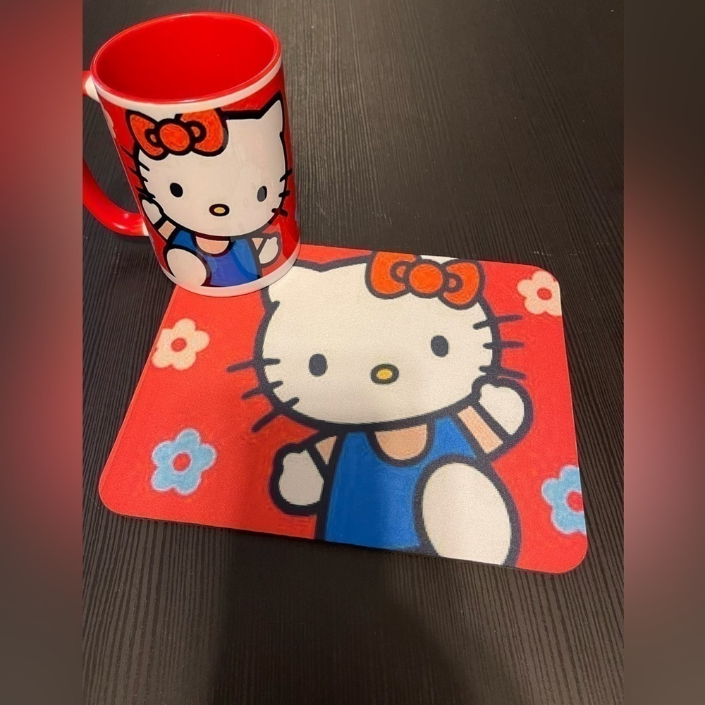 HELLO KITTY CUP AND MOUSE PAD SET​